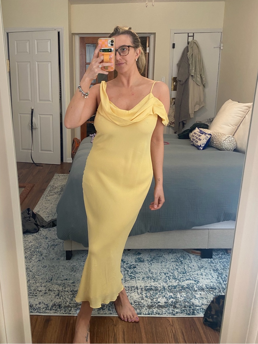 Reformation Reya dress in sunshine - Picture 2 of 6